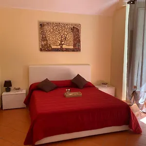 In Love: Vicoletto Dei Presepi Naples